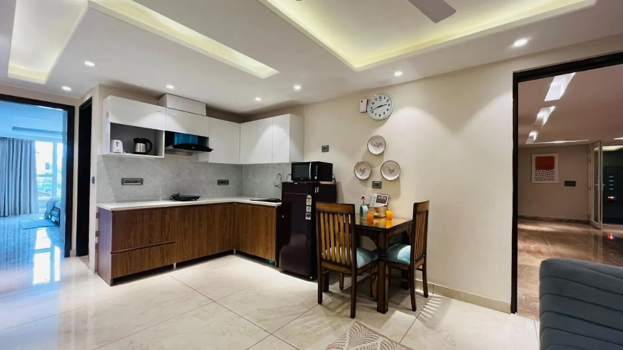 Bluo 1Bhk Suite - Balcony, Lift, Gym, Parking グルガウン ホテル